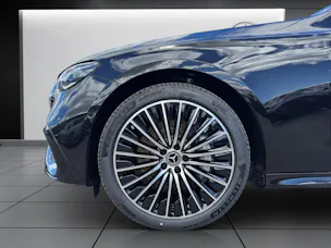 Mercedes-Benz E 300 e 4Matic EQ Hybrid 9G-Tronic