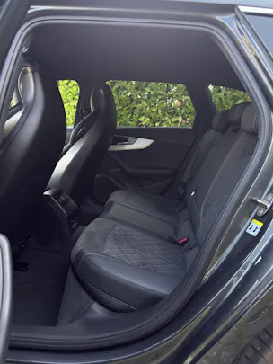 Audi S4 Avant 3.0 V6 TDI quattro T-Tronic