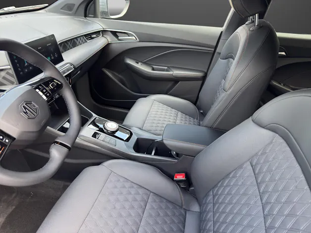 MG 3 1.5 Hybrid Luxury