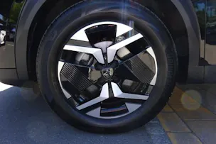 Peugeot 2008 1.2 145 MHEV GT