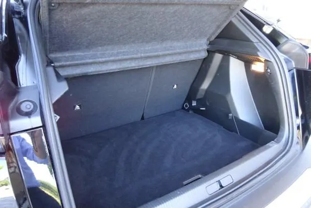 Peugeot 2008 1.2 145 MHEV GT