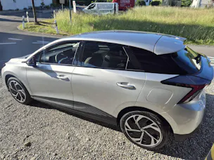 MG 4 64kWh Premium