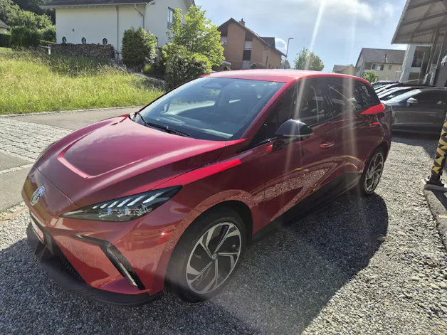 MG 4 64kWh Premium