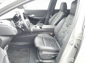 https://vehicle.imgix.net/4329642/15a8f01e-67c1-454d-bce7-a2c9fb5c7ea1.jpg