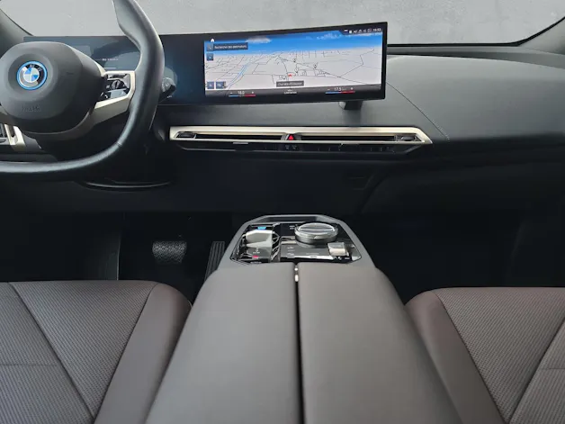 BMW iX xDrive40 M Sport i20 (CH)  AHK 2.5T ** Action de Leasing à 0.9% **