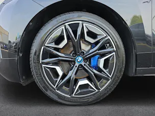 BMW iX xDrive40 M Sport i20 (CH)  AHK 2.5T ** Action de Leasing à 0.9% **