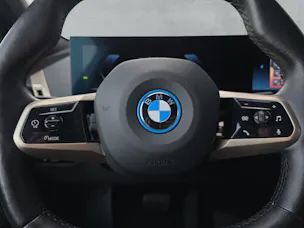 BMW iX xDrive40 M Sport i20 (CH)  AHK 2.5T ** Action de Leasing à 0.9% **