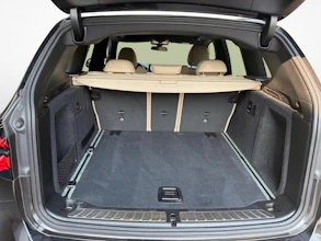 https://vehicle.imgix.net/4329768/c944cc59-e045-487f-85d2-f9b824f18522.jpg