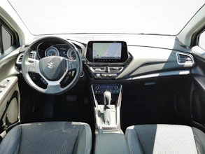 https://vehicle.imgix.net/4329804/f3868014-18e9-4f74-822e-39041a7ac43e.jpg