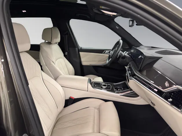 BMW X7 M60i