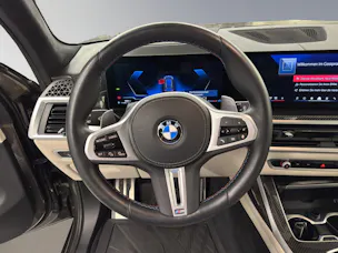 BMW X7 M60i