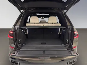 BMW X7 M60i