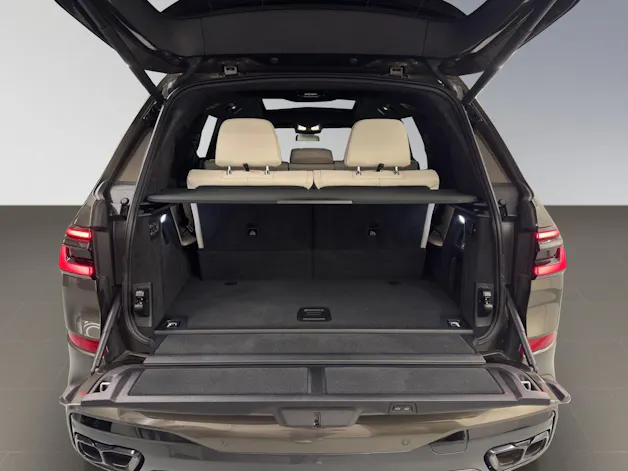 BMW X7 M60i