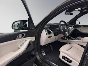 BMW X7 M60i