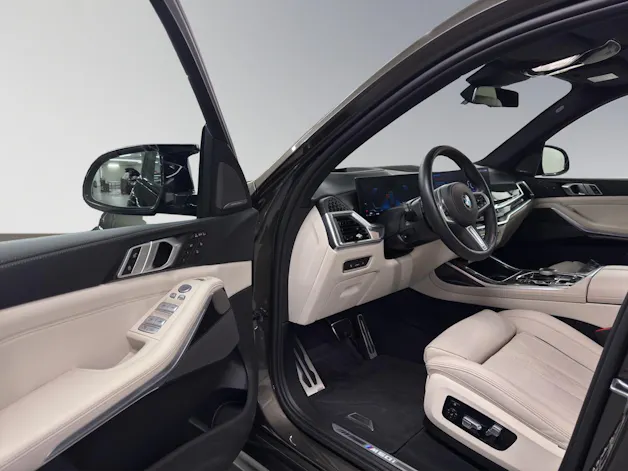 BMW X7 M60i