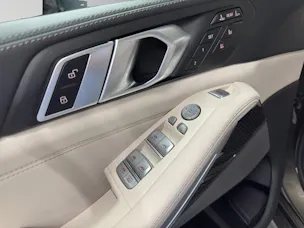 BMW X7 M60i