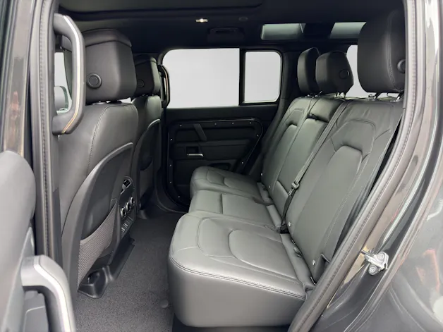 Land Rover Defender 110 2.0 P300e X-Dynamic HSE