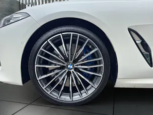 BMW M850i xDrive Cabriolet THE 8 Edition Haute Couture