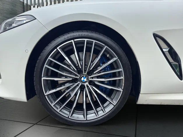 BMW M850i xDrive Cabriolet THE 8 Edition Haute Couture