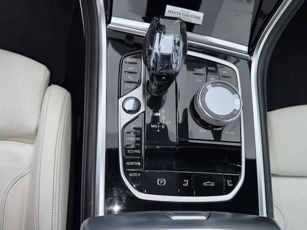 BMW M850i xDrive Cabriolet THE 8 Edition Haute Couture