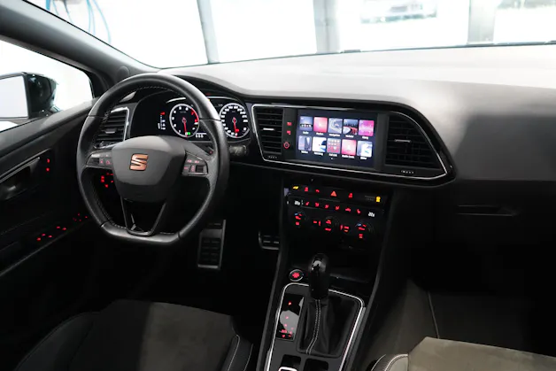 SEAT Leon ST 2.0 TSI 300 Cupra 4Drive DSG