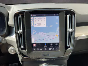 Volvo XC40 2.0 B3 Mild-Hybrid Plus Dark