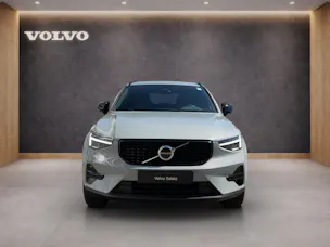 Volvo XC40 2.0 B3 Mild-Hybrid Plus Dark