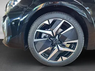 Peugeot 208 1.2 Hybrid 145 GT