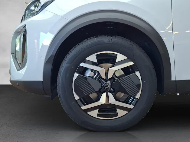 Peugeot 2008 1.2 Hybrid Allure