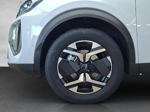 Peugeot 2008 1.2 Hybrid Allure