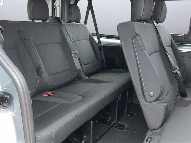 Nissan Primastar Kombi 2.8 t L1 H1 2.0 dCi 170 Tekna 9P