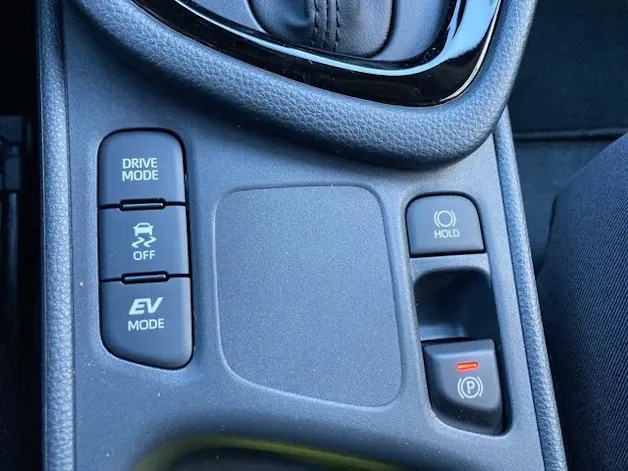 Toyota Yaris 1.5 VVT-i HSD Trend