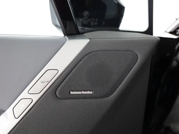 BMW iX M70