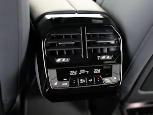 BMW iX M70