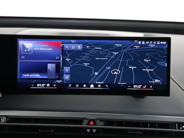 BMW iX M70