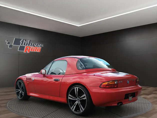 BMW Z3 offen mit Verdeck