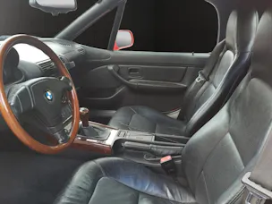 BMW Z3 offen mit Verdeck