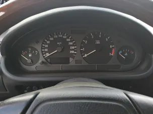 BMW Z3 offen mit Verdeck