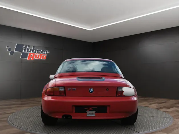 BMW Z3 offen mit Verdeck