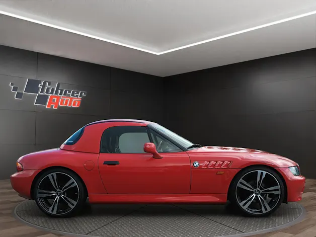 BMW Z3 offen mit Verdeck