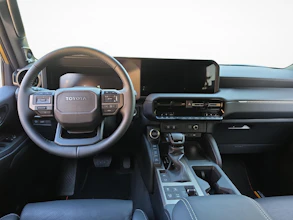https://vehicle.imgix.net/4330202/060be1df-9b4d-4bfc-8d71-f2282a8e3a40.jpg