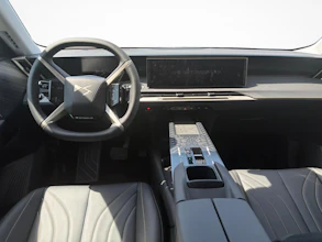 https://vehicle.imgix.net/4330230/5c9c5943-bc68-4b9c-8a7e-a8daeca615b2.jpg