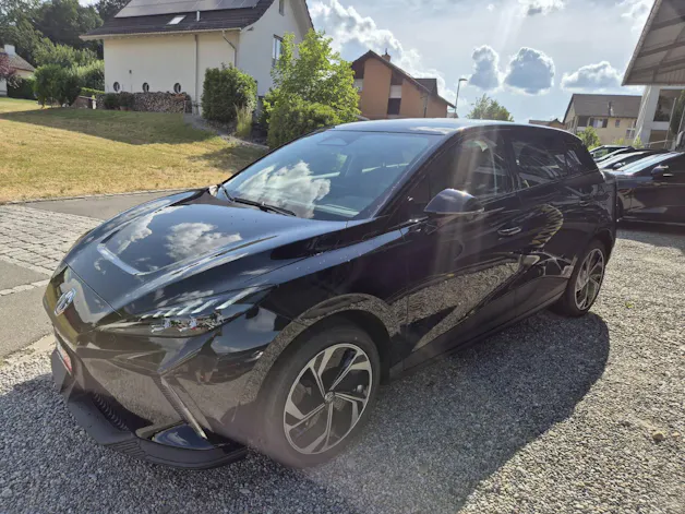 MG 4 64kWh Premium