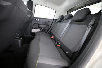 https://vehicle.imgix.net/4330380/c5e3d9ba-c35d-4b8a-95f3-af1b82f072c3.jpg