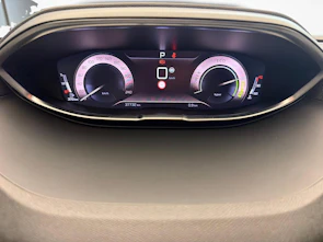 Fahrzeugbild PEUGEOT 3008 1.2 Hybrid GT
