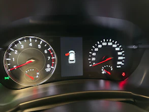 https://vehicle.imgix.net/4330403/2aedcc2b-fa8d-46d0-9edb-70e97c00f9e3.jpg