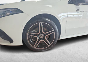 Fahrzeugbild MERCEDES-BENZ A 250 e EQ Star AMG Line