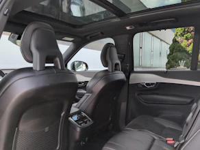 https://vehicle.imgix.net/4330426/dc77385d-e76d-4517-94c2-cac447182c86.jpg