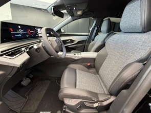 Fahrzeugbild PEUGEOT 3008 e-Allure Premium AWD
