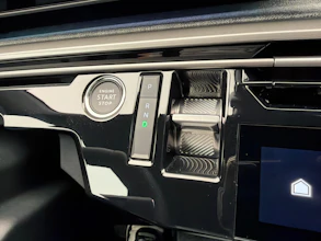 https://vehicle.imgix.net/4330442/6a189cd6-b880-451b-ae42-216f2516c41c.jpg